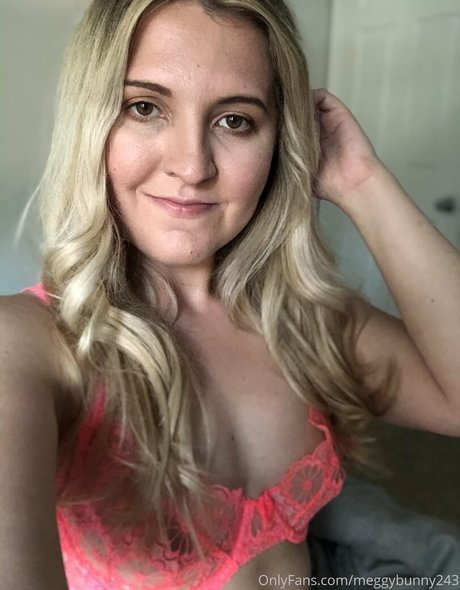 Foto di nudo di fuga di OnlyFans di Meggybunnyfree