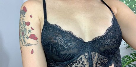Foto di nudo di fuga di OnlyFans di Bambiibonsaifree