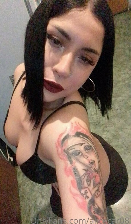 Foto di nudo di fuga di OnlyFans di Alicecar08