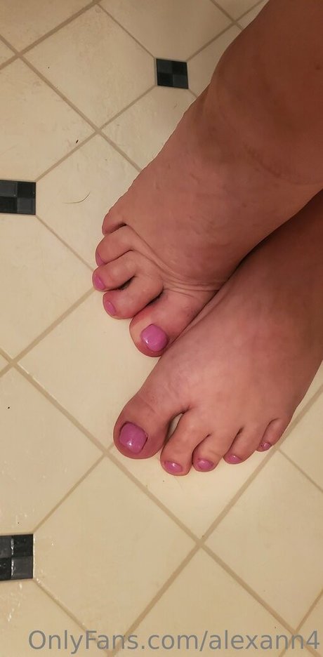 Foto di nudo di fuga di OnlyFans di Alexann4