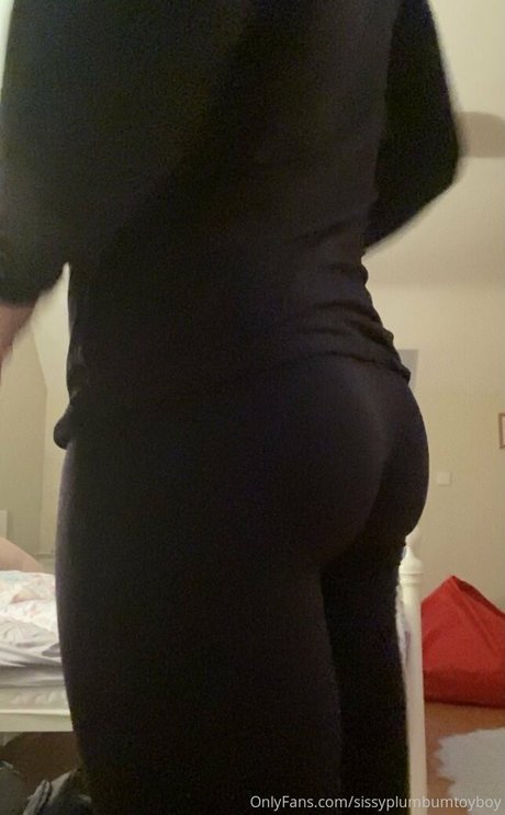 Foto di nudo di fuga di OnlyFans di Sissyplumbumtoyboy