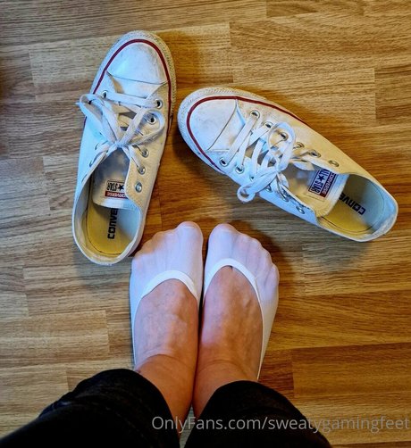 Foto di nudo di fuga di OnlyFans di Sweatygamingfeet