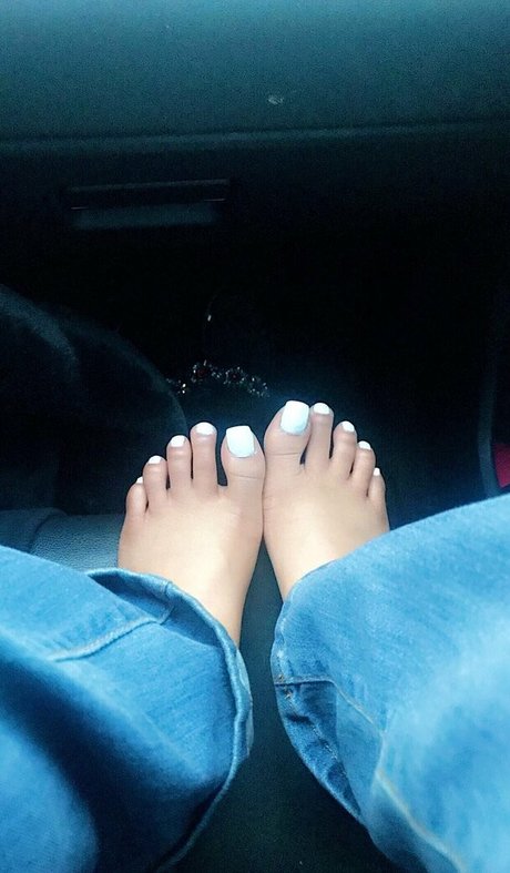 Foto di nudo di fuga di OnlyFans di Desireesfeet