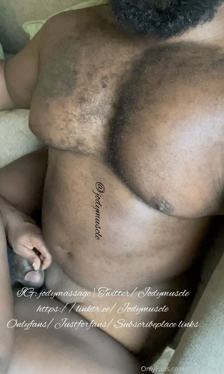 Foto di nudo di fuga di OnlyFans di Jodymuscle