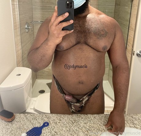 Foto di nudo di fuga di OnlyFans di Jodymuscle