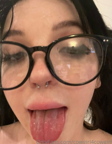 Foto di nudo di fuga di OnlyFans di Cowgirl4cowgirl