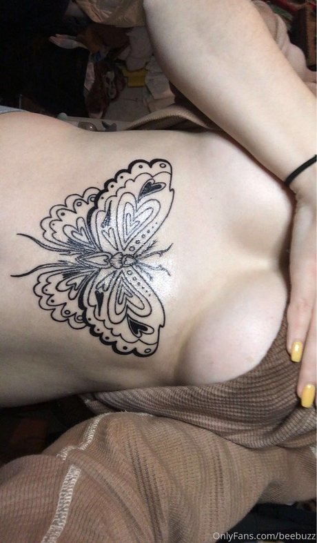 Foto di nudo di fuga di OnlyFans di Beebuzz