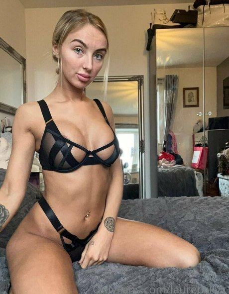 Foto di nudo di fuga di OnlyFans di Laurenskyx