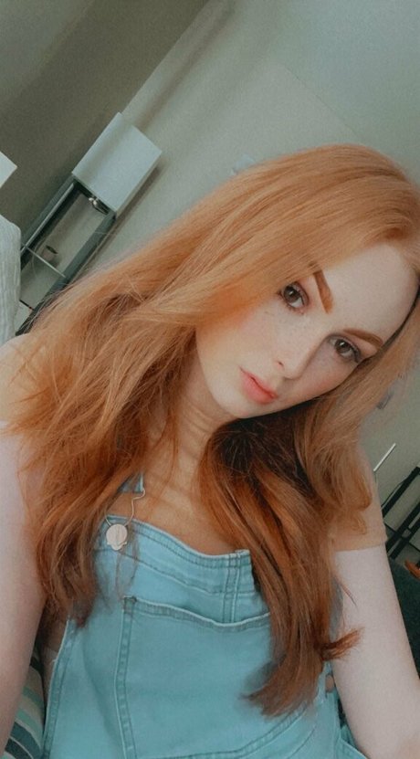Foto di nudo di fuga di OnlyFans di Shytransfree