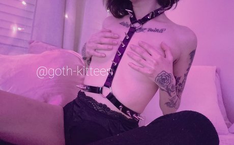 Gothkitteen