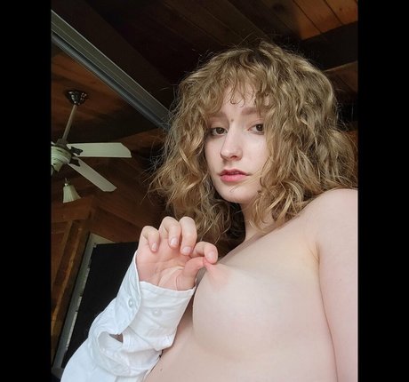 Foto di nudo di fuga di OnlyFans di Karra