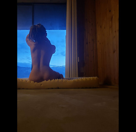 Foto di nudo di fuga di OnlyFans di Karra
