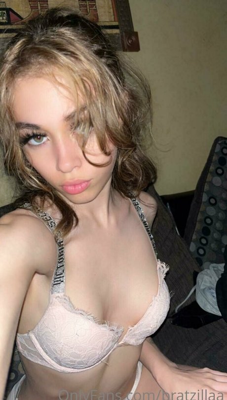 Foto di nudo di fuga di OnlyFans di Lilypopz