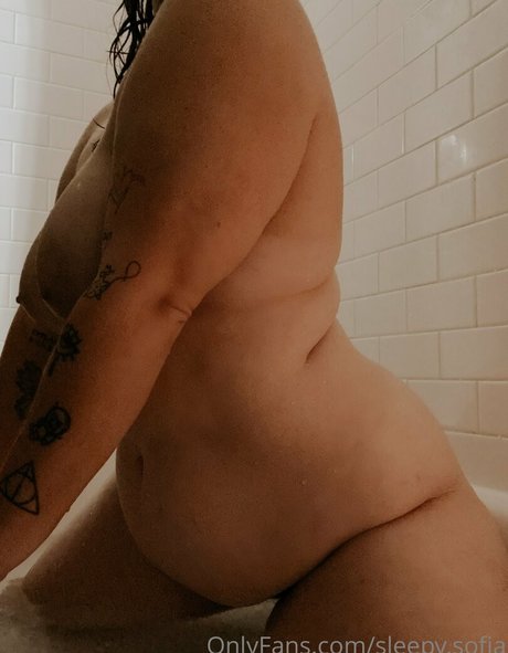 Foto di nudo di fuga di OnlyFans di Sleepysofia