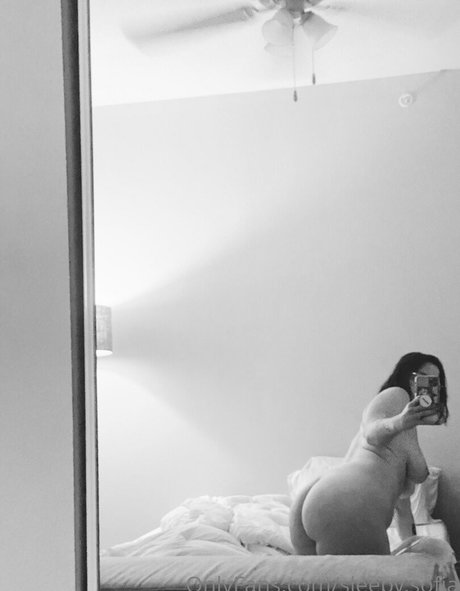 Foto di nudo di fuga di OnlyFans di Sleepysofia