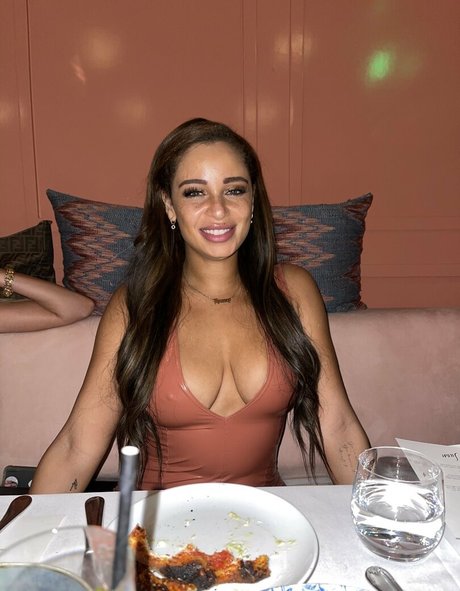 Foto di nudo di fuga di OnlyFans di Toningtori