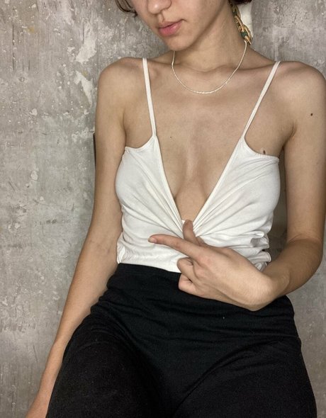 Foto di nudo di fuga di OnlyFans di Adorabledina