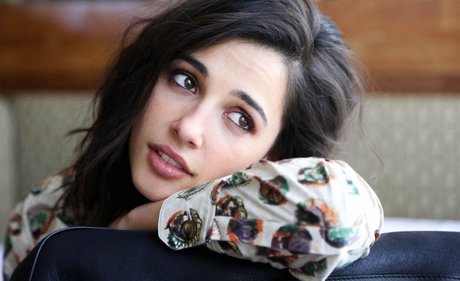 Foto di nudo di fuga di OnlyFans di Naomi Scott