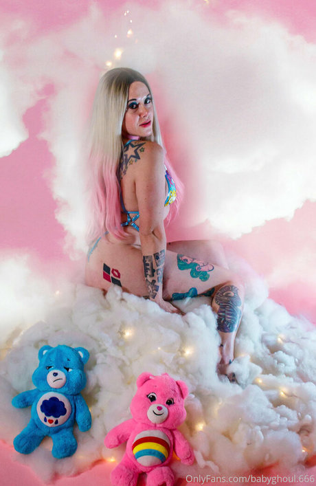 Foto di nudo di fuga di OnlyFans di Babyghoul666