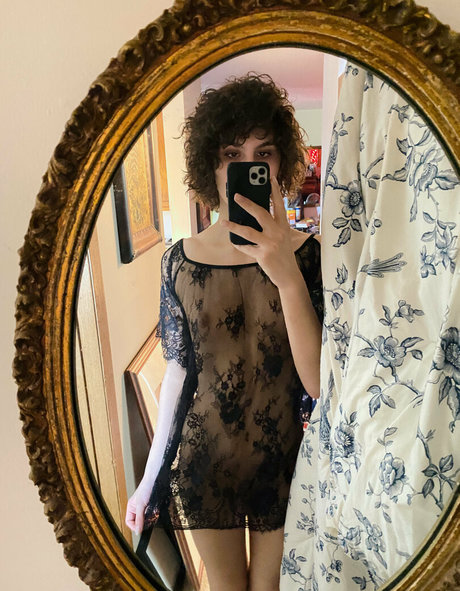 Foto di nudo di fuga di OnlyFans di Arabianiliad