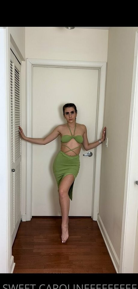 Foto di nudo di fuga di OnlyFans di Curveswithcaroline