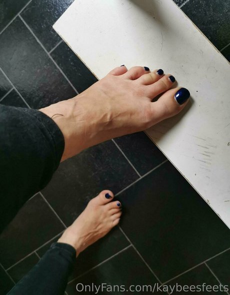 Foto di nudo di fuga di OnlyFans di Kaybeesfeets