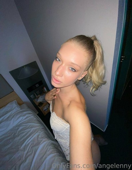 Foto di nudo di fuga di OnlyFans di Nestygirl