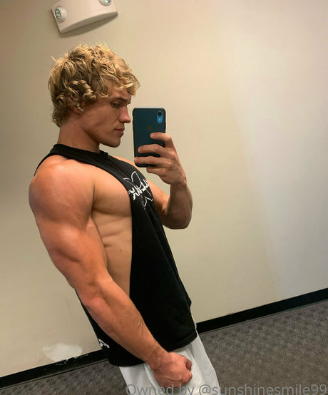 Foto di nudo di fuga di OnlyFans di Sunshynefree