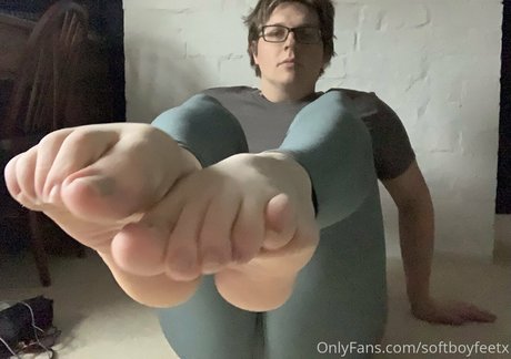 Foto di nudo di fuga di OnlyFans di Softboyfeetx