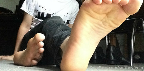 Foto di nudo di fuga di OnlyFans di Softboyfeetx