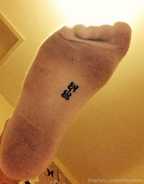 Foto di nudo di fuga di OnlyFans di Softboyfeetx