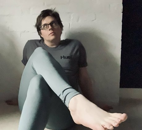 Foto di nudo di fuga di OnlyFans di Softboyfeetx
