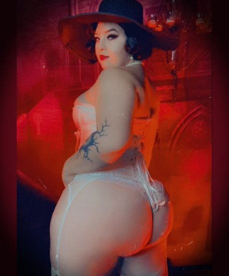 Foto di nudo di fuga di OnlyFans di Baroness Von T