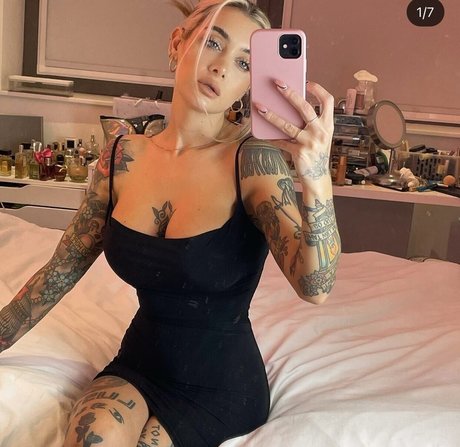 Foto di nudo di fuga di OnlyFans di Semcbutnaked