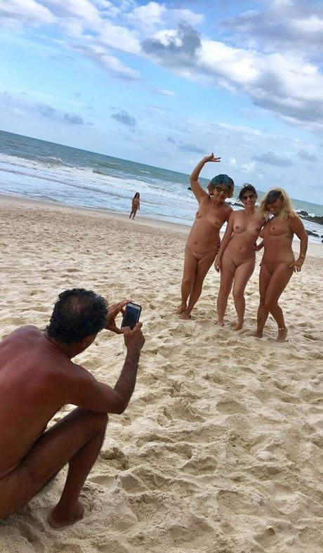 Foto di nudo di fuga di OnlyFans di Carinamoreschi