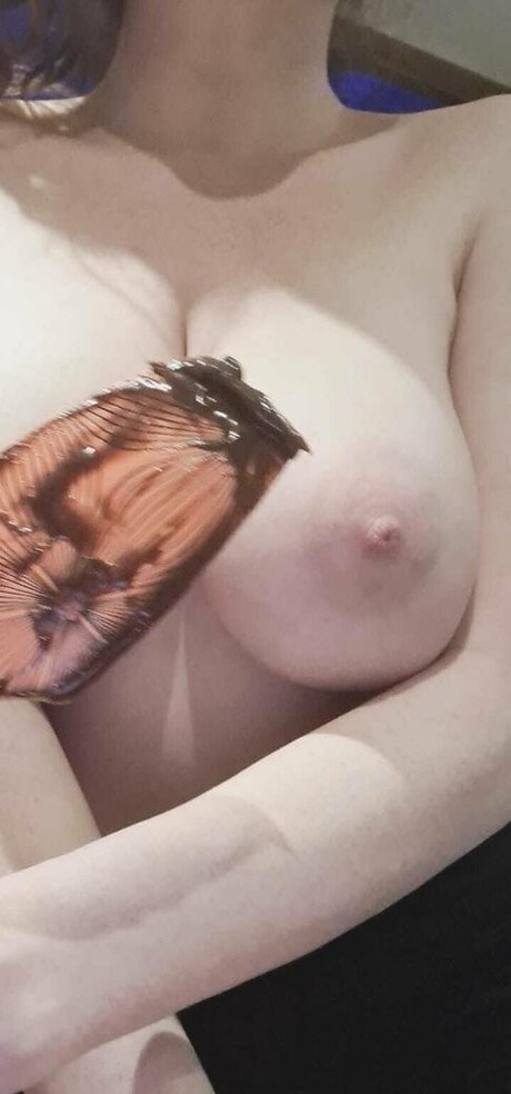 Foto di nudo di fuga di OnlyFans di Scarlettblaze1