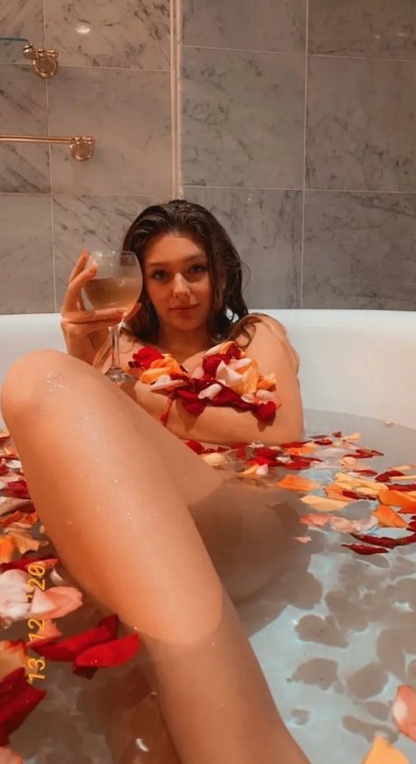 Lydia Renae