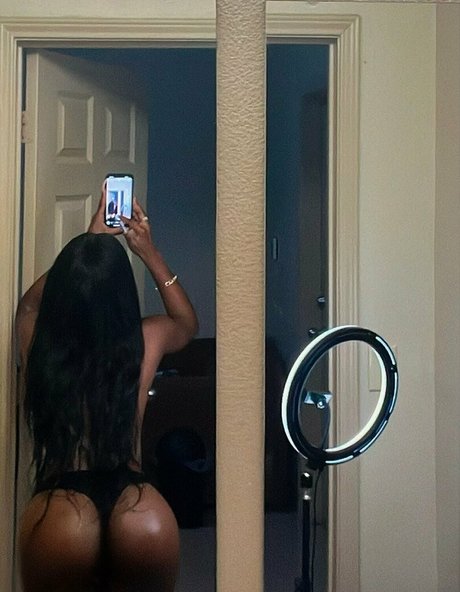 Foto di nudo di fuga di OnlyFans di Rohilu