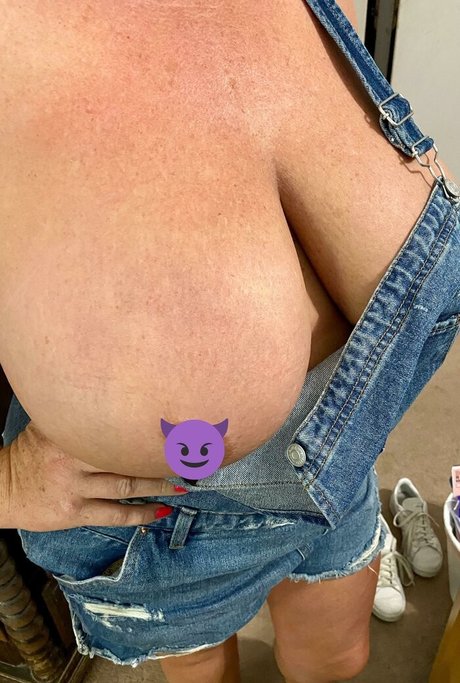 Busty38hh
