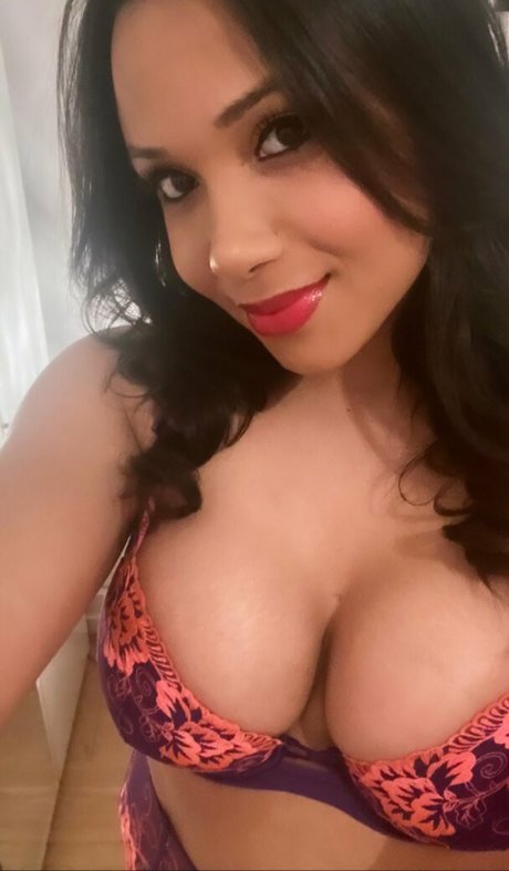 Foto di nudo di fuga di OnlyFans di Camila Mattoli