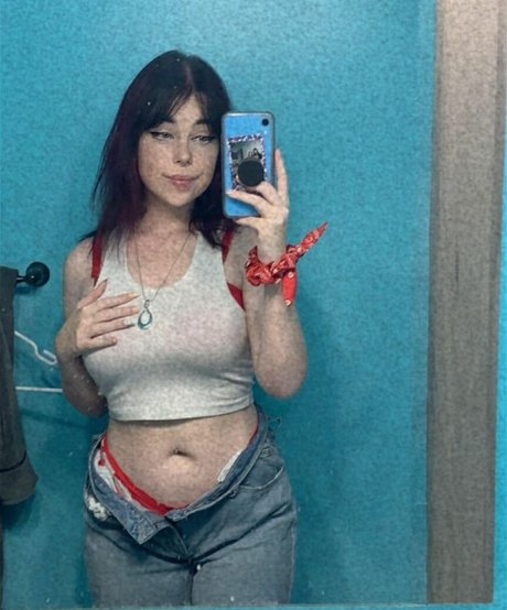 Foto di nudo di fuga di OnlyFans di Daisyy Mayyy