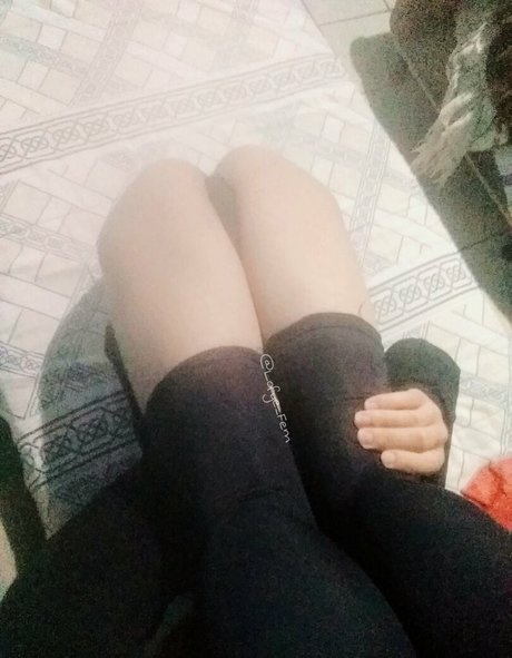 Foto di nudo di fuga di OnlyFans di Lofye