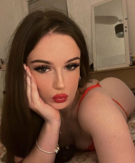 Foto di nudo di fuga di OnlyFans di Hallie Noir