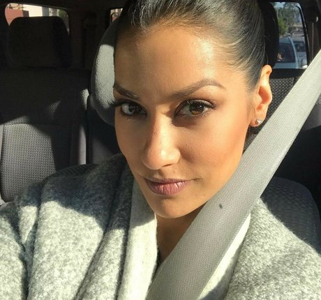 Janina Gavankar