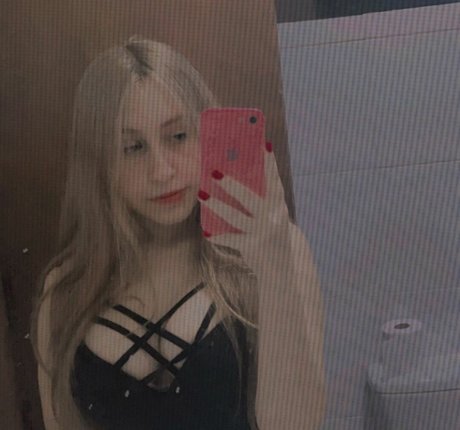 Foto di nudo di fuga di OnlyFans di Giihalbino
