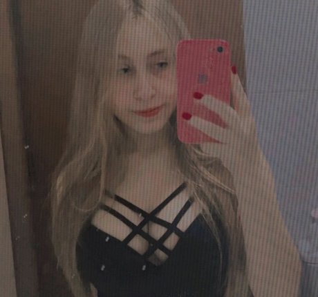 Foto di nudo di fuga di OnlyFans di Giihalbino