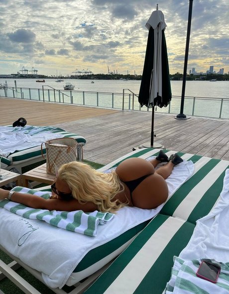 Foto di nudo di fuga di OnlyFans di Kirstyteee