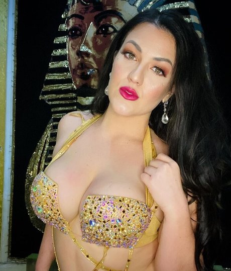 Foto di nudo di fuga di OnlyFans di Luxie Zahra