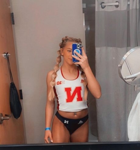 Foto di nudo di fuga di OnlyFans di Jess Gardner