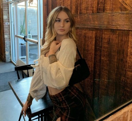 Samantha Michale